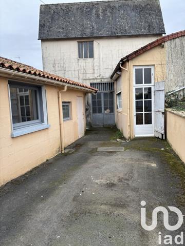 Maison à vendre 3 pièces 266 m² Fontenay-le-Comte