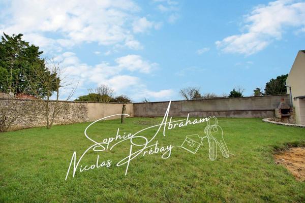 Maison en pierres rénovée, 6 chambres avec jardin et garage