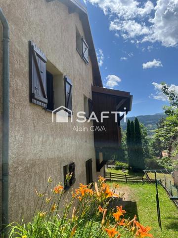 Chalet de 140m² (117m² loi carrez ) proche du  centre villagesur 348m² de terrain - opportunite locative