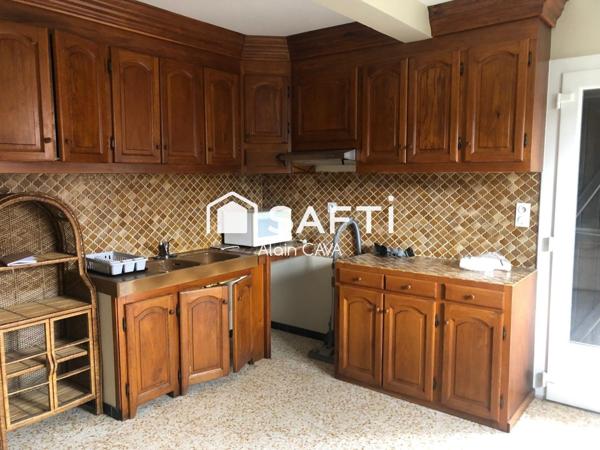 Chalet de 140m² (117m² loi carrez ) proche du  centre villagesur 348m² de terrain - opportunite locative