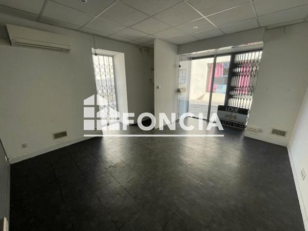 Location Local commercial 1 pièce 18 m² - 21 RUE BASSE Vergeze 30310