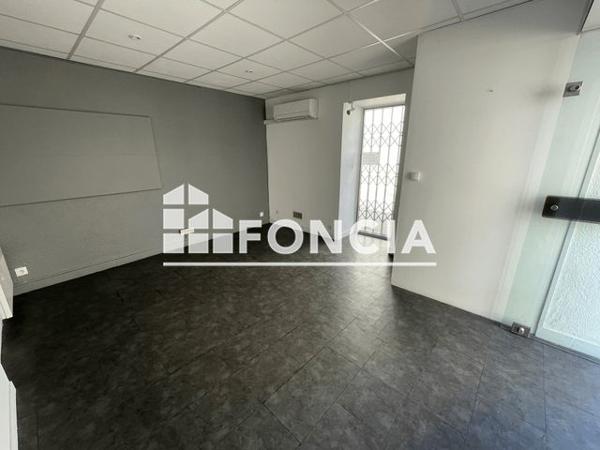 Location Local commercial 1 pièce 18 m² - 21 RUE BASSE Vergeze 30310