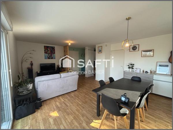 Au dernier étage avec terrasse