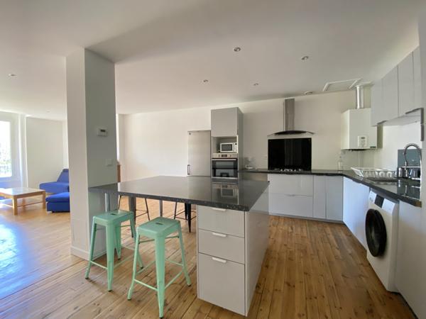 Saint-Étienne (42100) Appartement T4 de 90m² meublé et rénové + garage - Secteur Fauriel