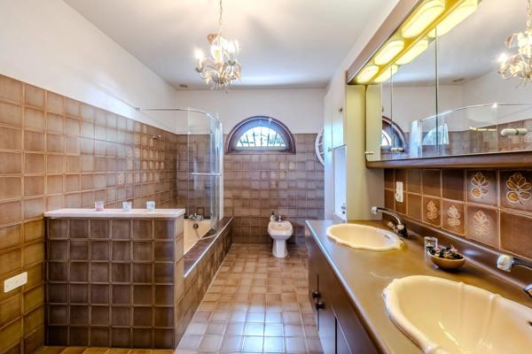 À vendre - Grande maison de caractère sur la commune de Marin, avec vue imprenable sur le lac et les montagnes