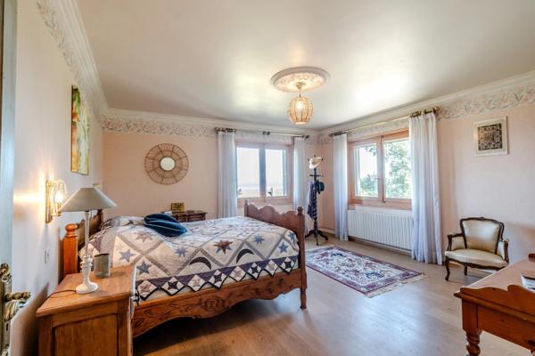 À vendre - Grande maison de caractère sur la commune de Marin, avec vue imprenable sur le lac et les montagnes