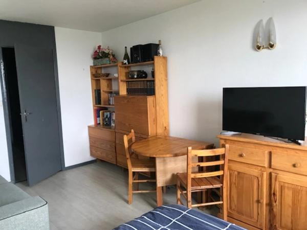Studio au pied des pistes avec balcon et cellier dans la station de la MONGIE dans les Hautes Pyrénées.