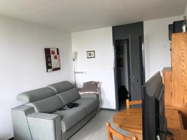 Studio au pied des pistes avec balcon et cellier dans la station de la MONGIE dans les Hautes Pyrénées.