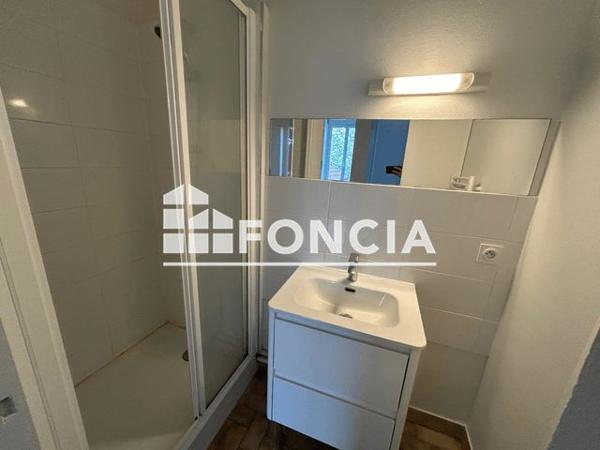 Location Studio 31.7 m² - 77 RUE LOUIS BECKER Villeurbanne 69100