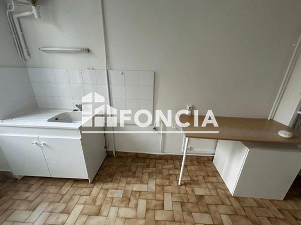 Location Studio 31.7 m² - 77 RUE LOUIS BECKER Villeurbanne 69100