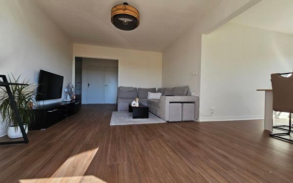 Appartement à vendre    4 pièces • 75,44 m2 Saint-Étienne