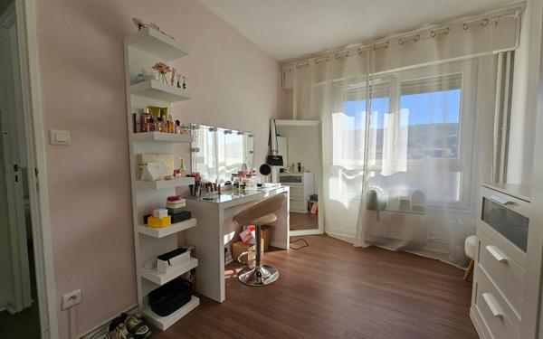 Appartement à vendre    4 pièces • 75,44 m2 Saint-Étienne