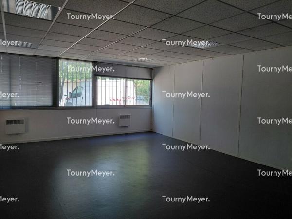 A LOUER-MERIGNAC-LOCAL D'ACTIVITES DE 230 M²