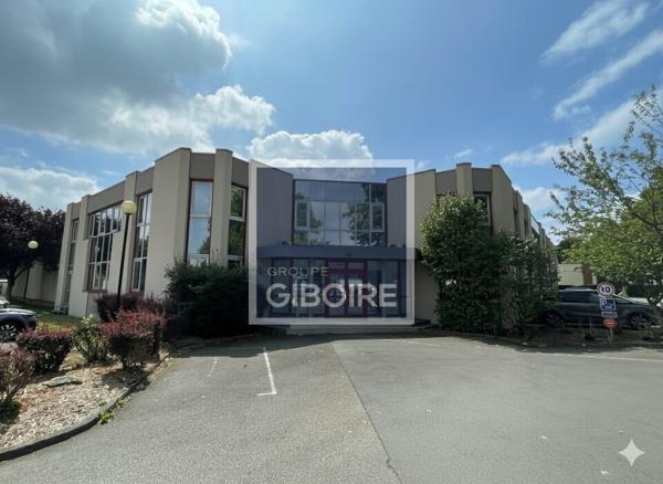 Local d'activites 3530 m² à louer CESSON-SVIGN (réf : 35.6900)