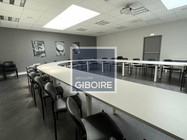 Local d'activites 3530 m² à louer CESSON-SVIGN (réf : 35.6900)