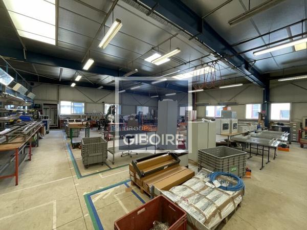 Local d'activites 3530 m² à louer CESSON-SVIGN (réf : 35.6900)