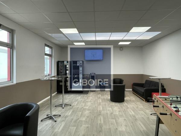Local d'activites 3530 m² à louer CESSON-SVIGN (réf : 35.6900)