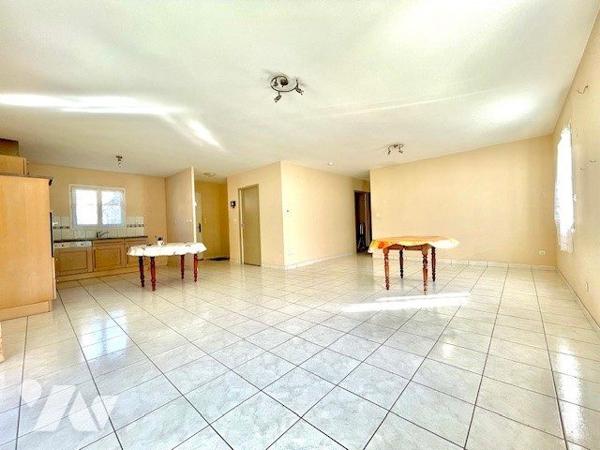 Maison de plain-pied avec sous-sol