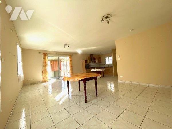 Maison de plain-pied avec sous-sol