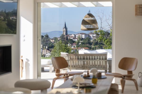 Saint Didier au Mont d'Or - Vue exceptionnelle - Maison de plain pied de 237 m2 env. - 4 chambres - 1 bureau -