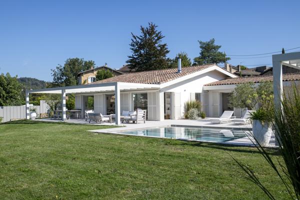 Saint Didier au Mont d'Or - Vue exceptionnelle - Maison de plain pied de 237 m2 env. - 4 chambres - 1 bureau -