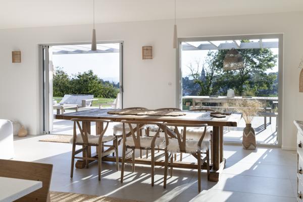 Saint Didier au Mont d'Or - Vue exceptionnelle - Maison de plain pied de 237 m2 env. - 4 chambres - 1 bureau -