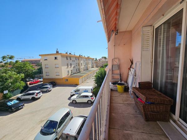T4 de 60m² dans résidence fermée + cave + balcon