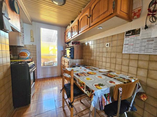 T4 de 60m² dans résidence fermée + cave + balcon