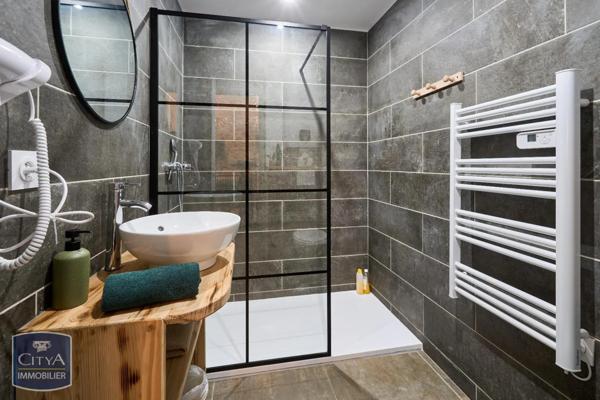 Immeuble à vendre 311m²