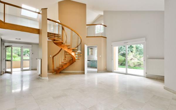 Maison à vendre    7 pièces •  Miribel