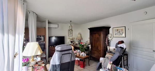 Villa de plain-pied avec garage, jardin et piscine à BASSAN