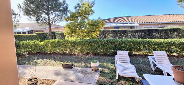 Villa de plain-pied avec garage, jardin et piscine à BASSAN