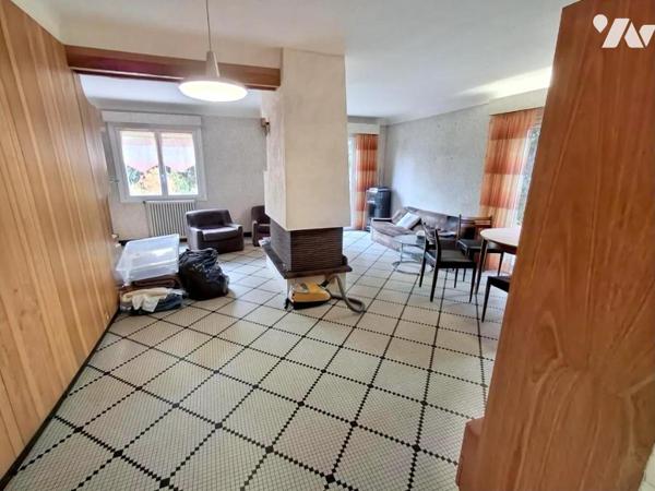 COUERON Bourg ! Maison de plain-pied 3 ch de 86 m2 sur sous-sol complet. Parc Boisé de 3157 m2