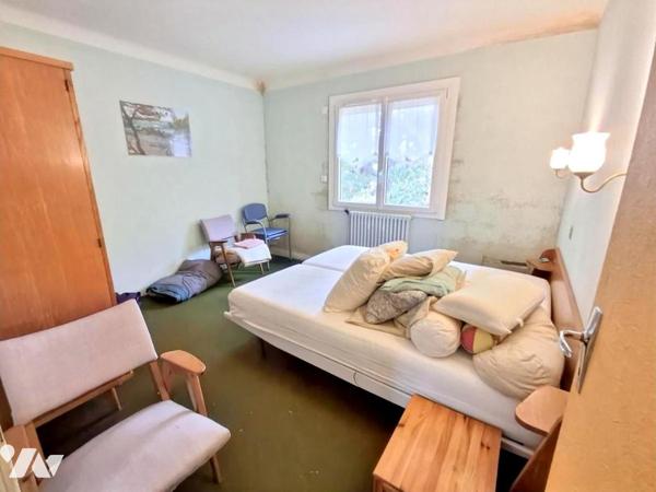 COUERON Bourg ! Maison de plain-pied 3 ch de 86 m2 sur sous-sol complet. Parc Boisé de 3157 m2