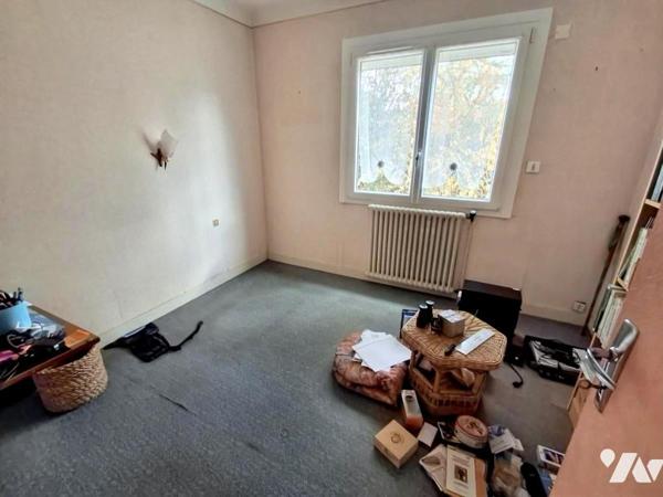 COUERON Bourg ! Maison de plain-pied 3 ch de 86 m2 sur sous-sol complet. Parc Boisé de 3157 m2