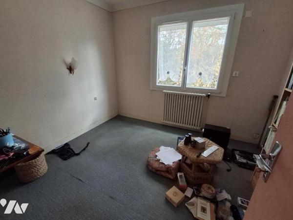 COUERON Bourg ! Maison de plain-pied 3 ch de 86 m2 sur sous-sol complet. Parc Boisé de 3157 m2