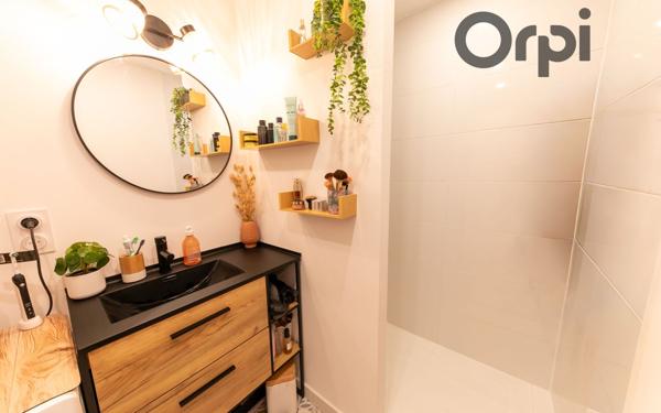 Appartement à vendre    2 pièces •  Saint-Estève