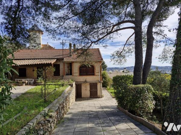 Maison T4 avec annexes - Détachement de parcelle