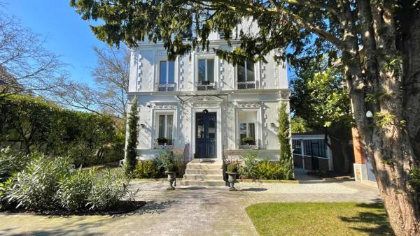 Maison à vendre  8 pièces - 275 m2 LE RAINCY - 93