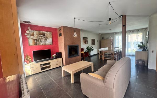 Maison à vendre    5 pièces • 135 m2 Rumigny