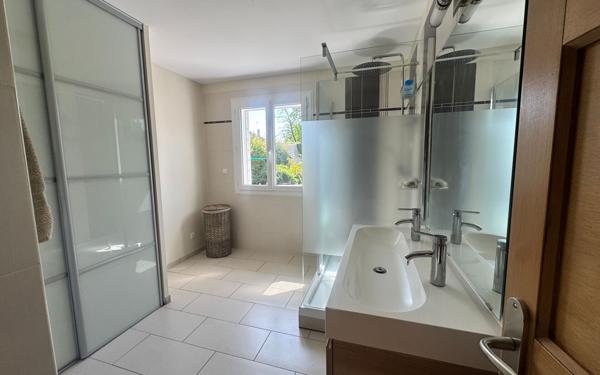 Maison à vendre    5 pièces • 135 m2 Rumigny