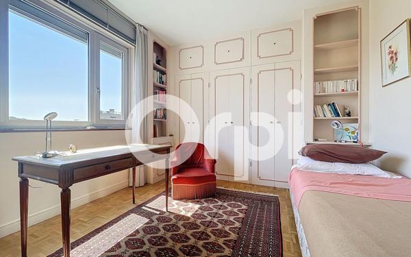 Appartement à vendre    6 pièces • 125,19 m2 Bourg-la-Reine