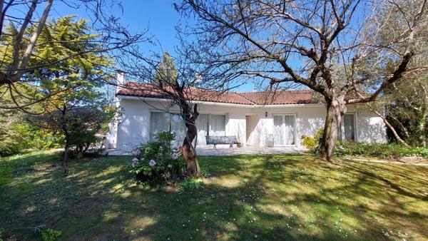 Saint Yrieix maison, 3 chambres avec jardin et garage 265 000 € H.A.I.*