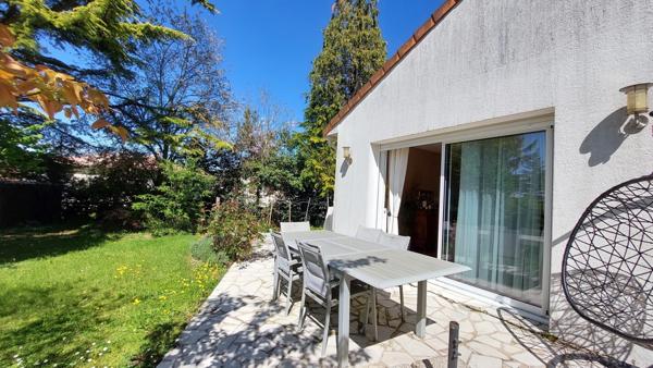 Saint Yrieix maison, 3 chambres avec jardin et garage 265 000 € H.A.I.*