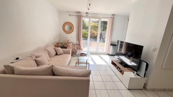 Appartement Combs-La-Ville 2 pièces 45 m2 - COMBS LA VILLE