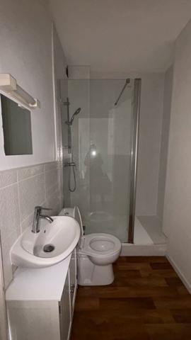 CHABAUDY NIORT - Grand studio meublé de 28m2 avec place de parking