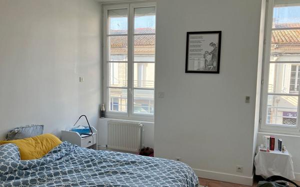 Immeuble à vendre    13 pièces •  Angoulême