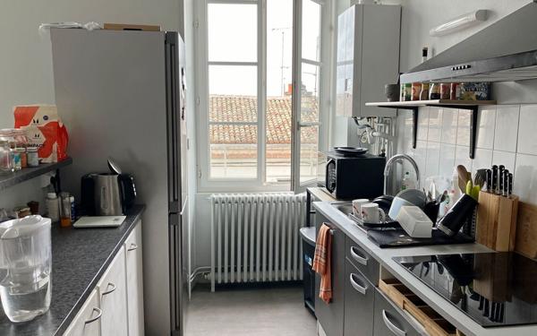 Immeuble à vendre    13 pièces •  Angoulême