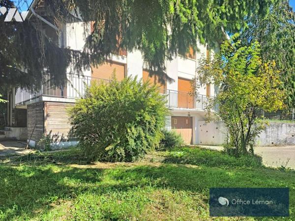 Maison individuelle composée de deux appartements sur terrain de 1100 m² 