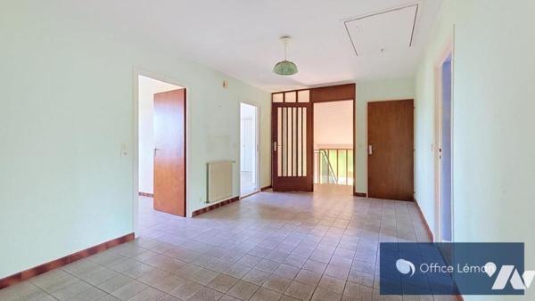 Maison individuelle composée de deux appartements sur terrain de 1100 m² 